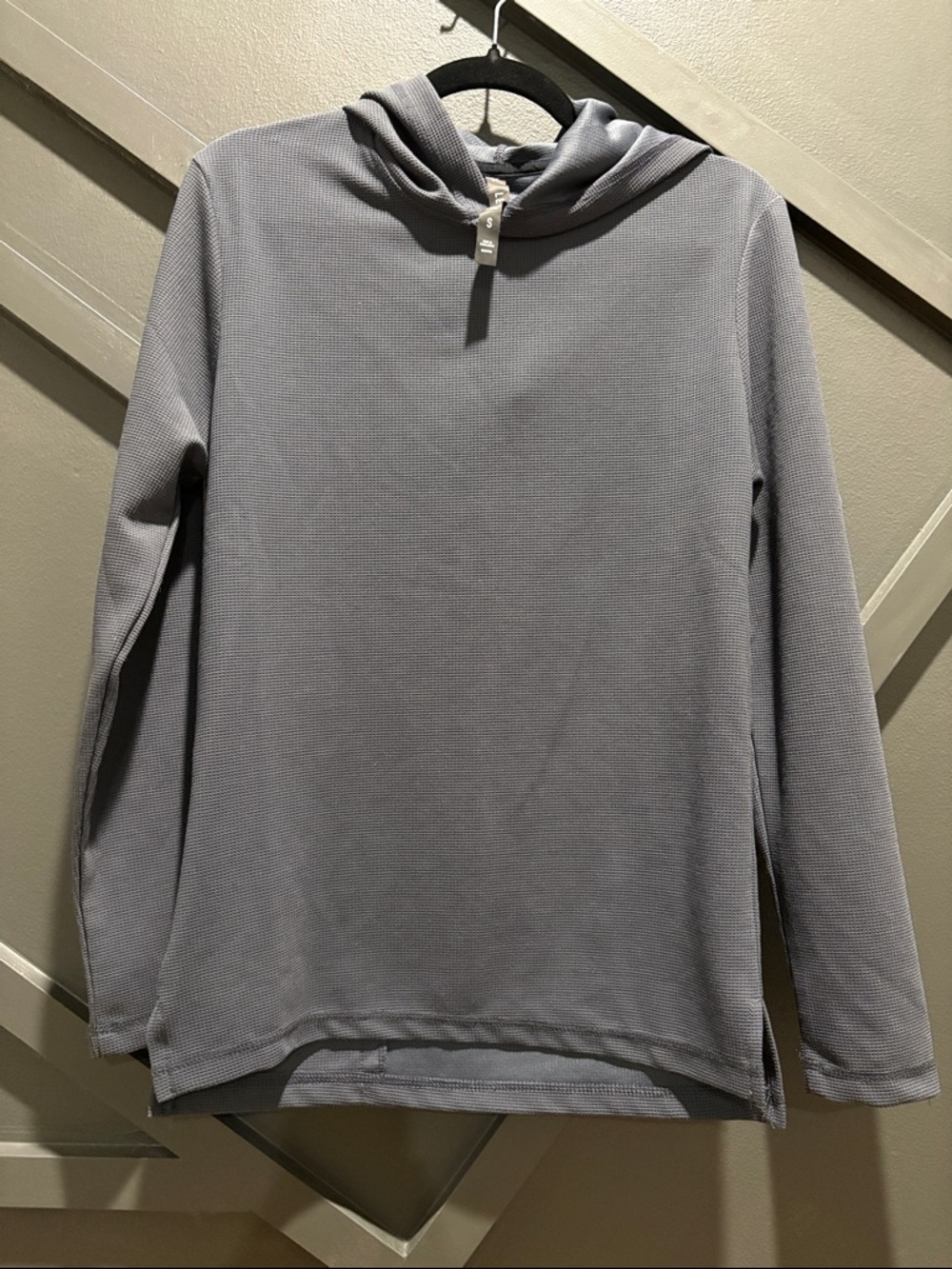 Like New Leg3nd Outdoor Men's Waffle Pullover Hoodie